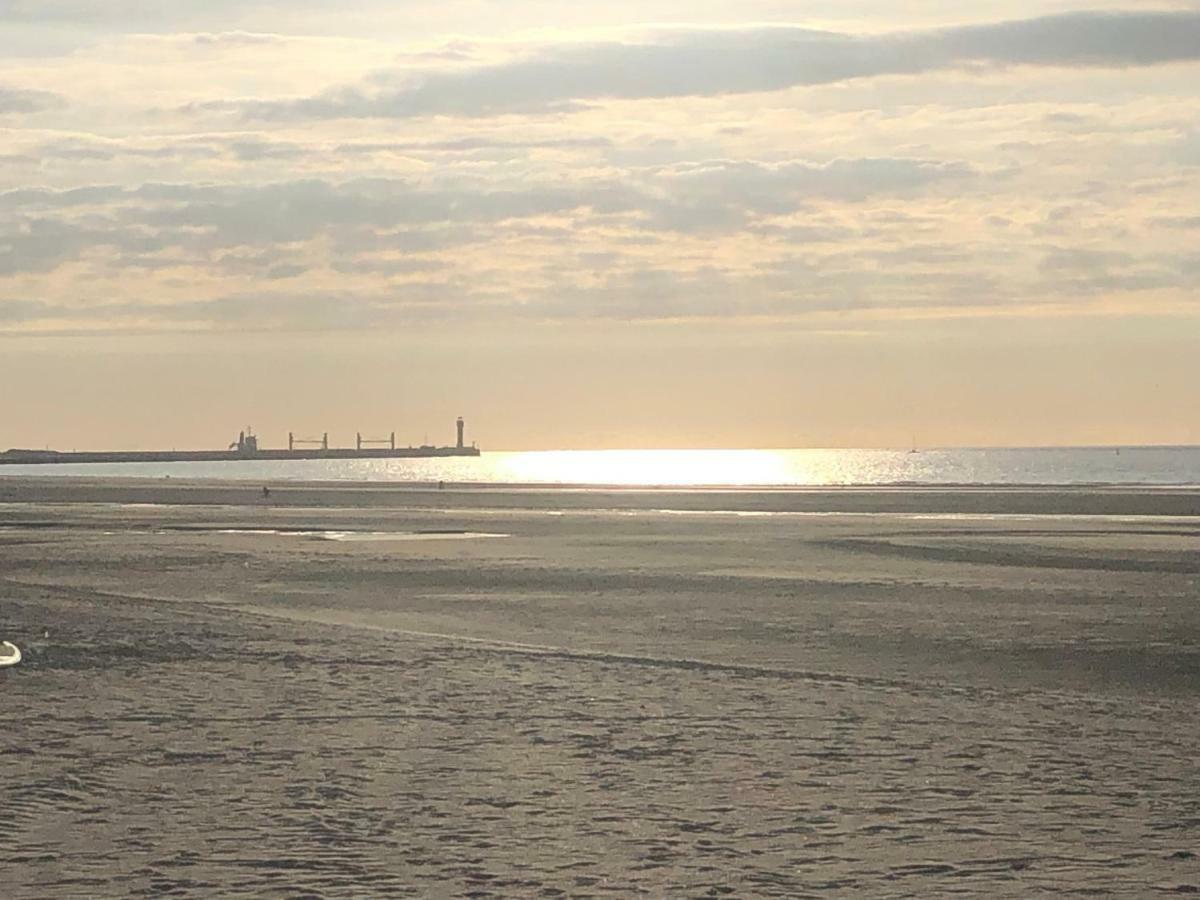 Une Viree A Dunkerque Entre Ville Et Plage Dunkirk Exterior photo
